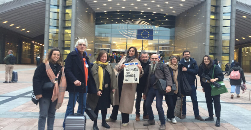 Les représenant·es d'Emmaüs au Parlement européen à Bruxelles. © Emmaüs Europe